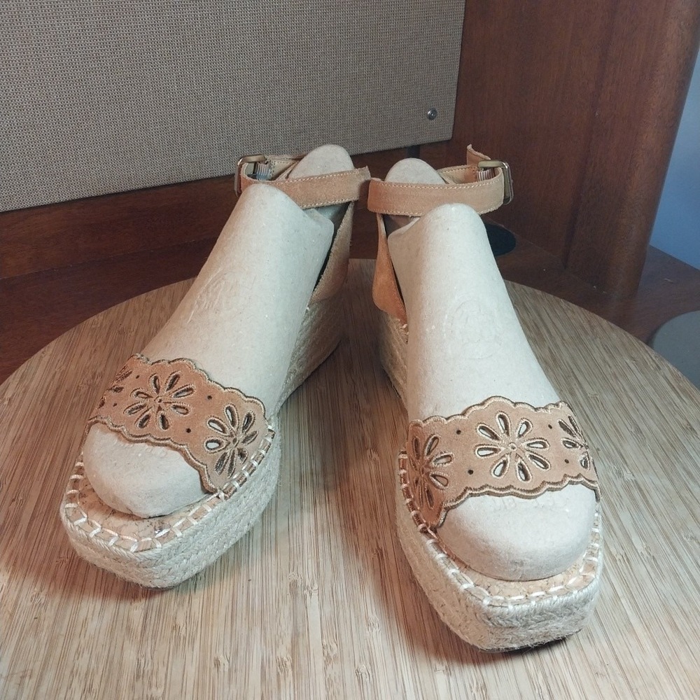 Crown Vintage Espadrille Sandals Size 8M CF-FENTISA Warm Buff Cow Suede Bohemian - Picture 4 of 12